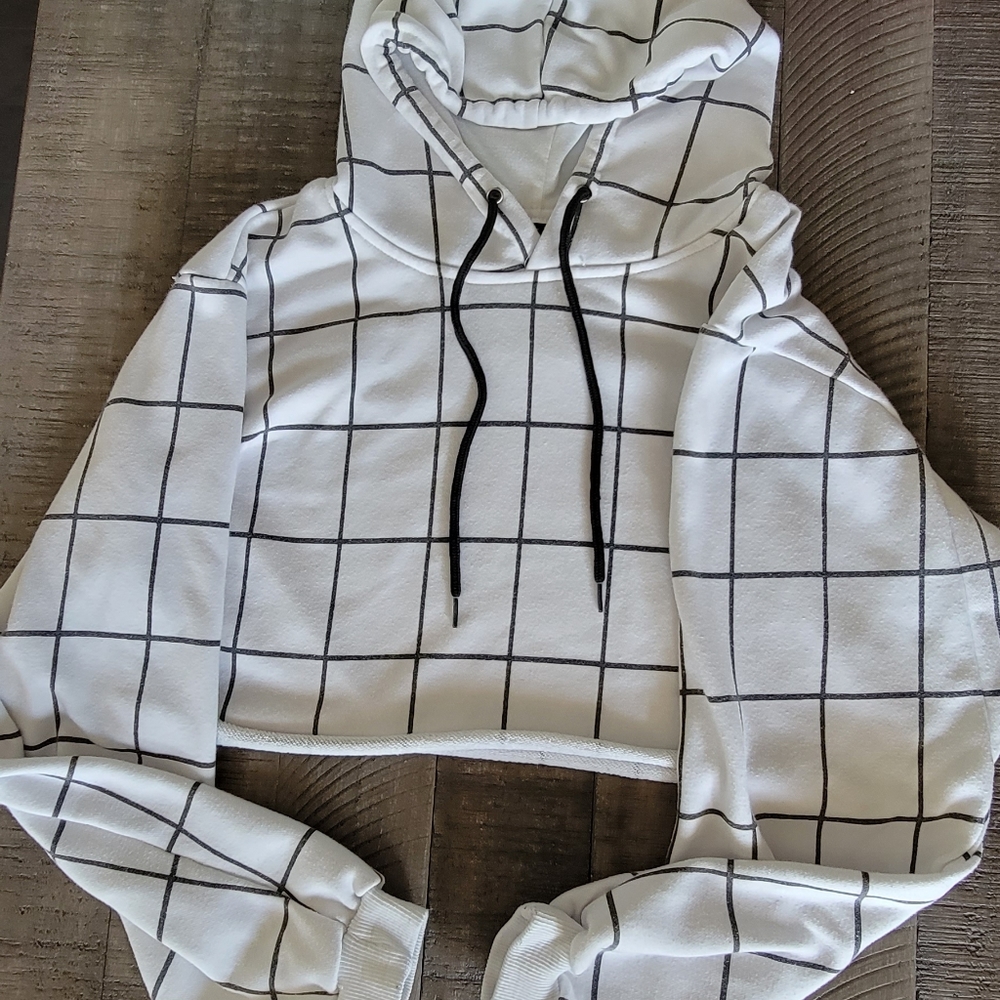 Hooded crop top